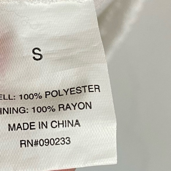 Kendall & Kylie • White Floral Crochet Harness Romper - Picture 5 of 6